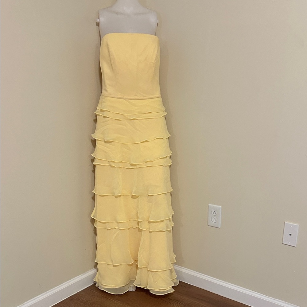 Chic Strapless Yellow Ruffle Dress - Picture 2 of 5